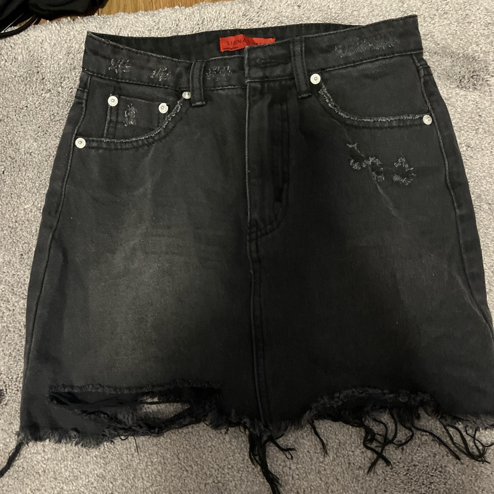 Black skirt